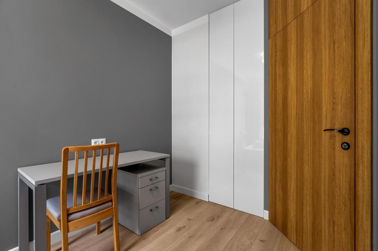 Lotnisko Chopina Modern Apartment Βαρσοβία Εξωτερικό φωτογραφία